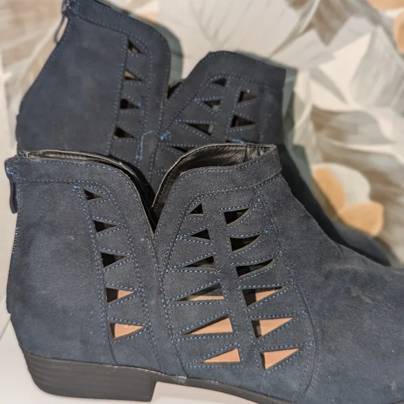 Navy booties - Picture 4 of 7